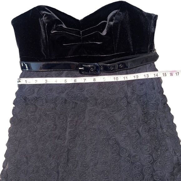 Betsey Johnson Vintage 90’s Velvet Rosette Strapless Sweetheart Mini Dress - Picture 10 of 14